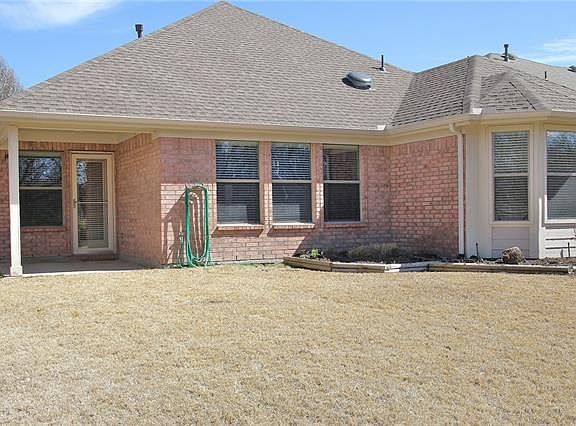 4th image of 2837 Laurel Oak Dr