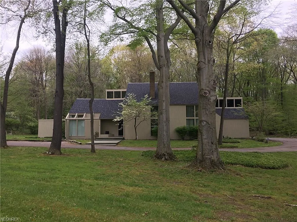 1347 Virginia Trl photo 1