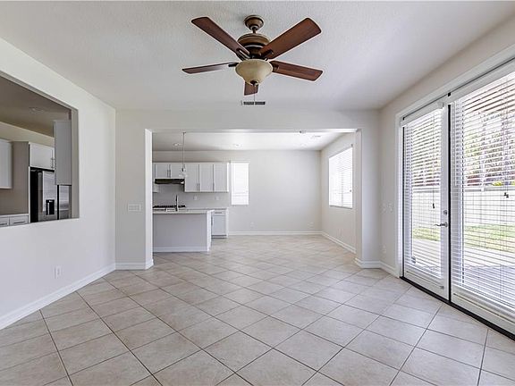 5th image of 23650 Applewood Pl