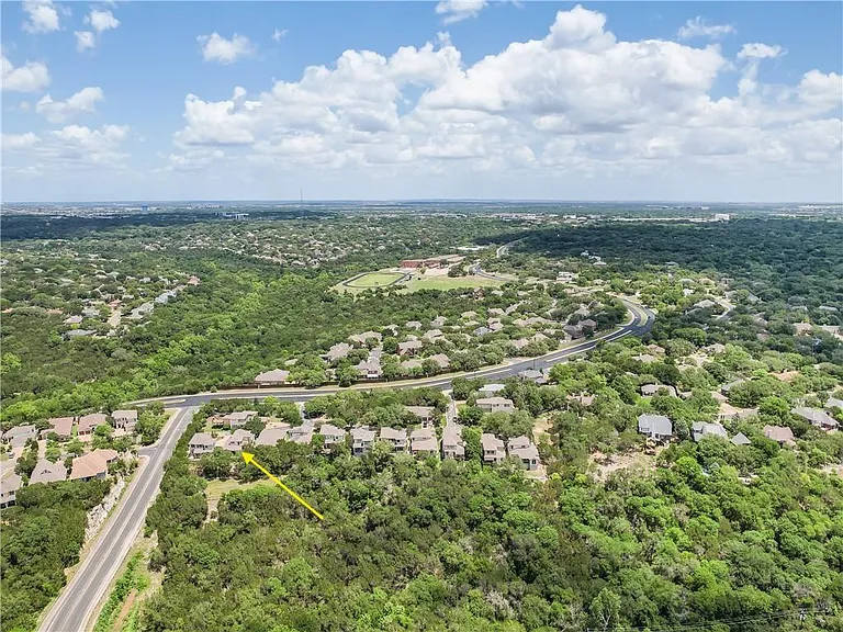 8230 Spicewood Springs Rd — Photo 3