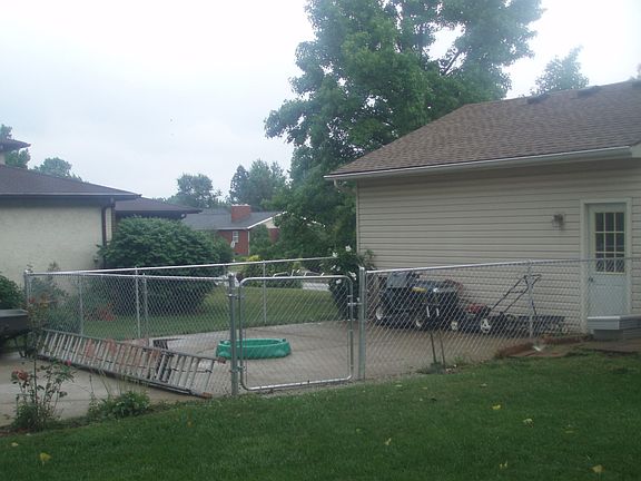 4th image of 842 Eastchester Dr