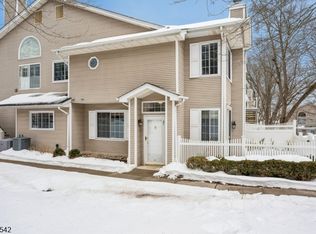 67 Bentley Ct, Bedminster, NJ 07921