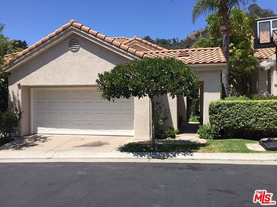 1st image of 664 Palisades Dr