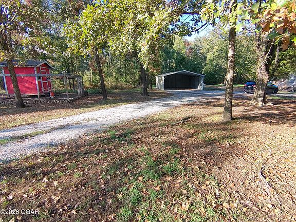 3rd image of 7899 Fair Port Ln