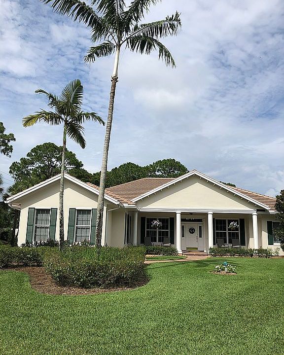 Front yard, new roof!