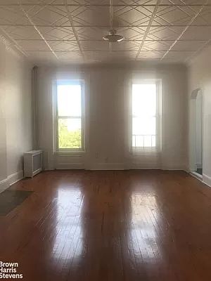 2nd image of 484 Henry St #2