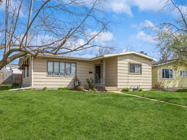 668 29th St NE, Cedar Rapids, IA 52402