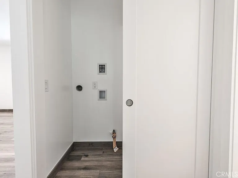 555 N Olive St #B — Photo 8