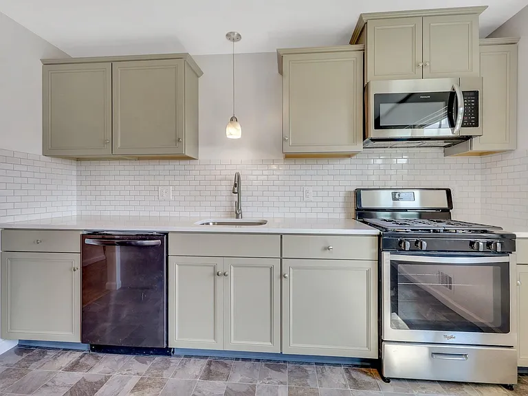 192 Maywood Ave — Photo 24