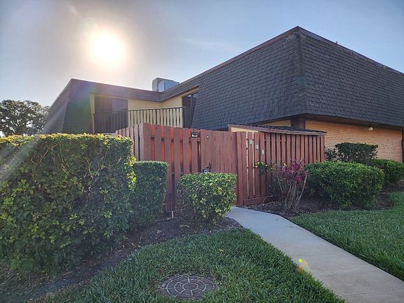 4th image of 144 Cedar Dunes Dr #C/o