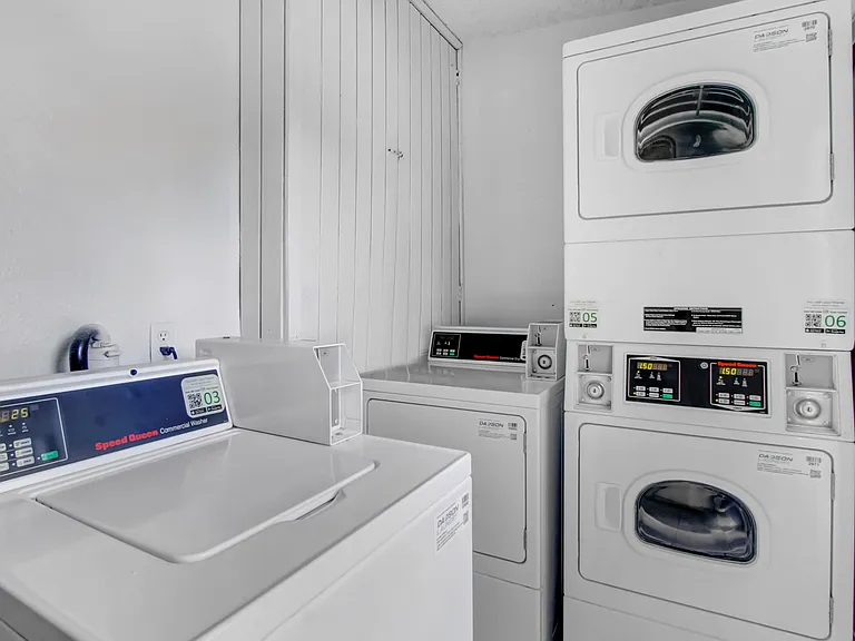 1300 W Olive Ave #1300 — Photo 24