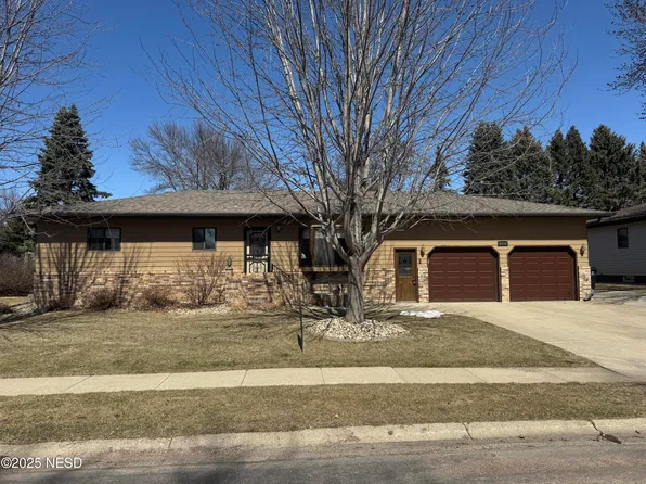 1705 6th Ave NE, Watertown, SD 57201