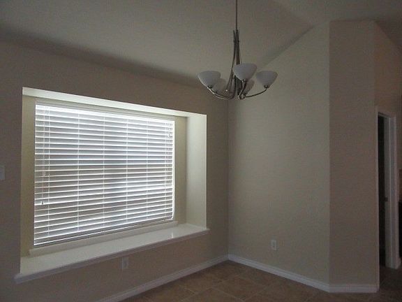 5th image of 3304 Lake Hill Ln