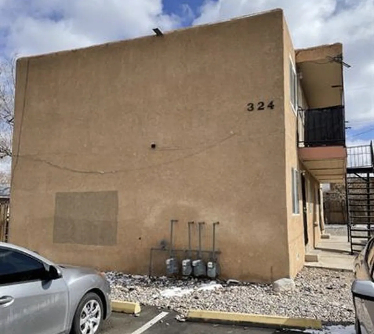 2 bed, 750 sqft, $945 — Photo 1