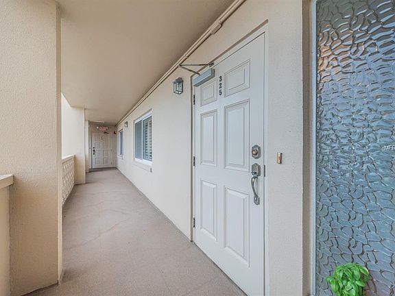 2nd image of 622 Edgewater Dr Unit 325