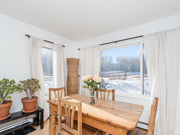 4th image of 120 Campbell Pl #6