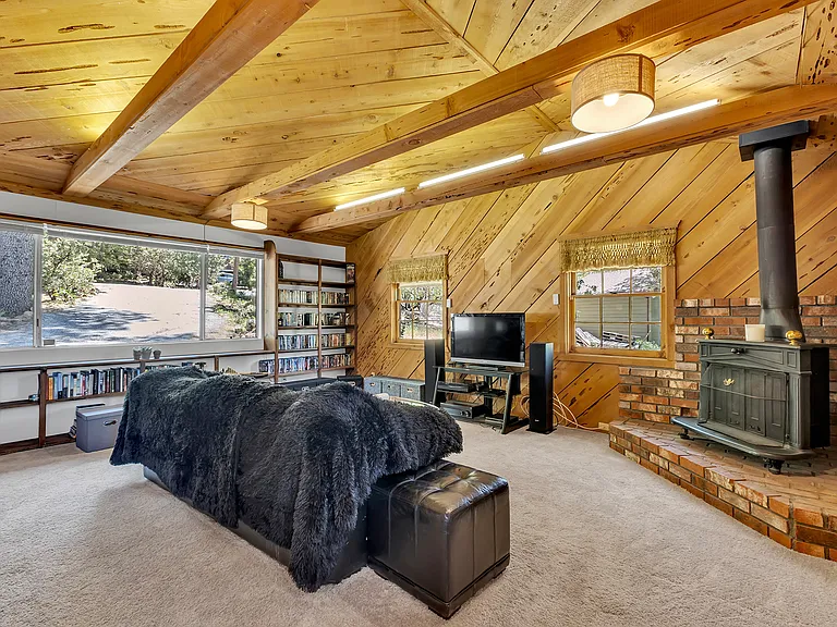 25465 Seneca Dr — Photo 31