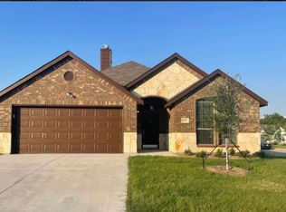 442 Lucky Landing Dr, Wilmer, TX 75172