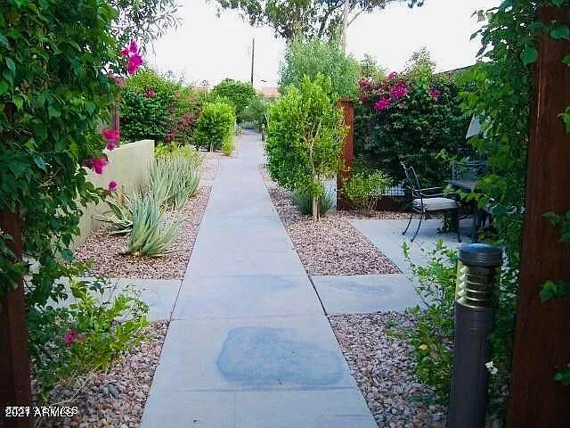 1850 E Maryland Ave #16 — Photo 11
