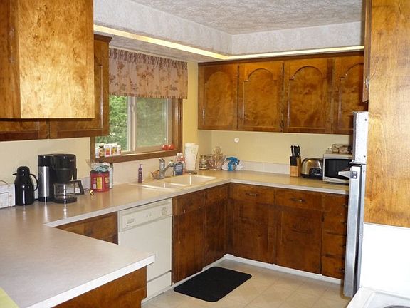 Large Entertainers Kitchen