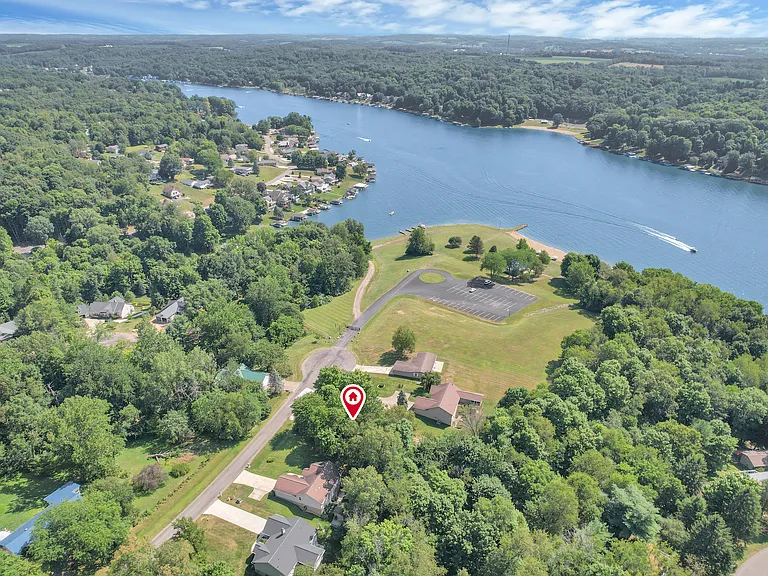 305 Ridgeway Dr — Photo 86