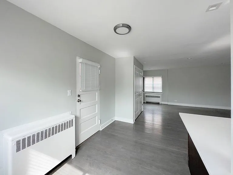 549-607 Sheridan Rd. — Photo 28