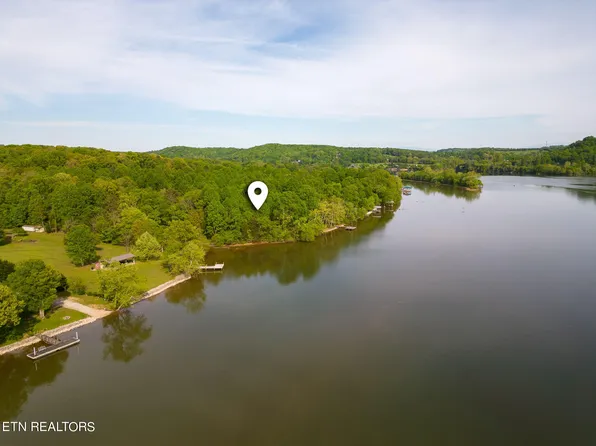 Maple Shore Ln, Kingston, TN 37763