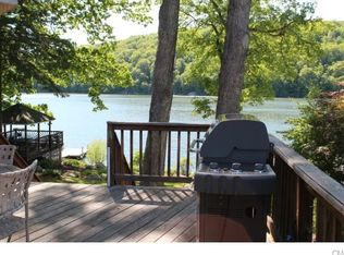 4 Circle Dr, Danbury, CT 06811