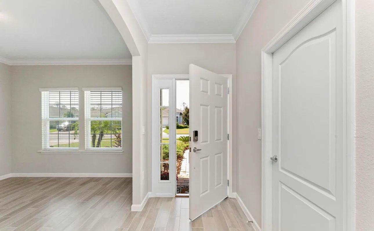 136 Martello Dr — Photo 3