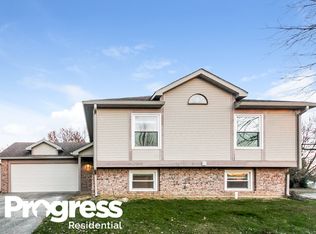 7557 Southern Lakes Dr, Indianapolis, IN