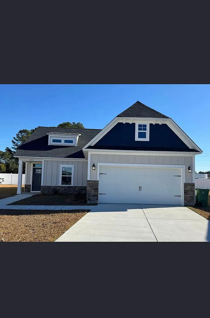 West Florence 4 bedroom, 3 bath home — Photo 1