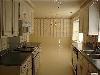 4th image of 1957 Wexford Ct