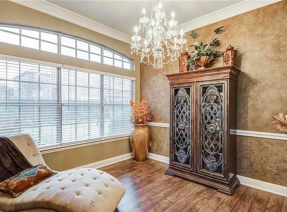 5th image of 4902 Jamestown Ln