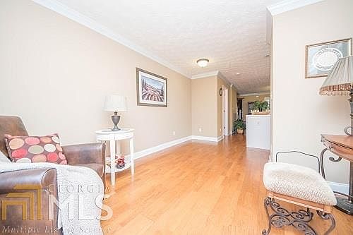 5th image of 504 N Jeff Davis Dr