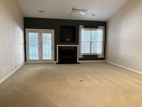 4th image of 804 Pelican Ln