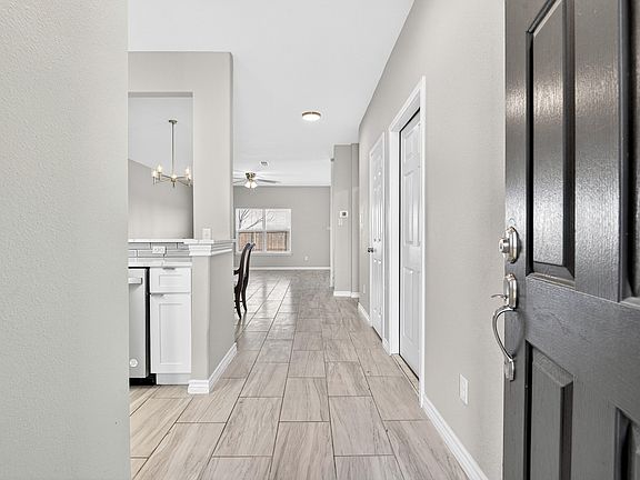 5th image of 312 Meadow View Ln