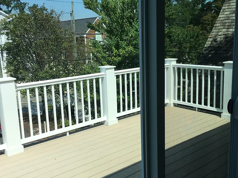 989 Fairfield Beach Rd — Photo 23
