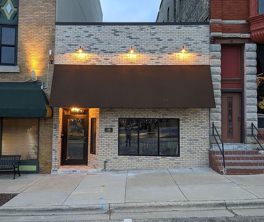 1st image of 119 E Milwaukee St