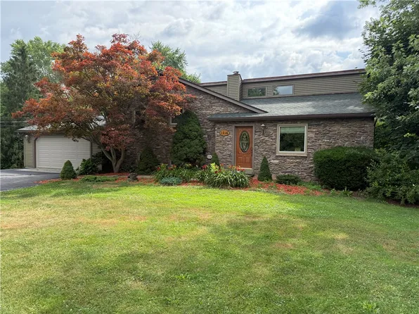 1216 Attridge Rd, Churchville, NY 14428