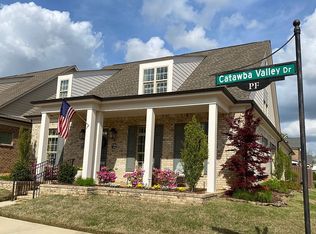 410 Catawba Valley Dr, Collierville, TN 38017