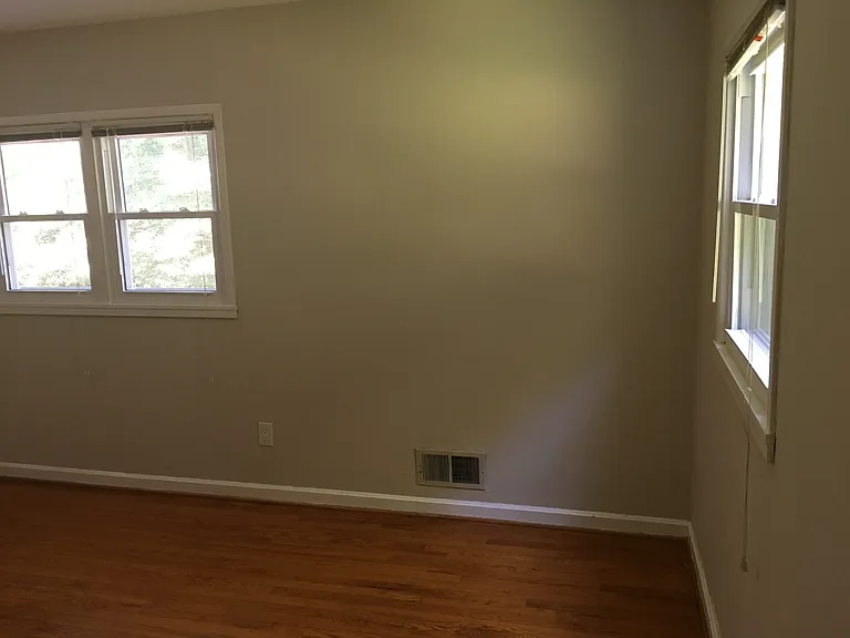 1115 Westbriar Ct NE — Photo 9