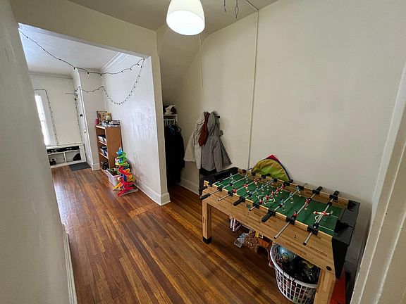 2nd image of 1415 Cleveland Ave N #2