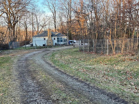 4th image of 898 Hazel Ave