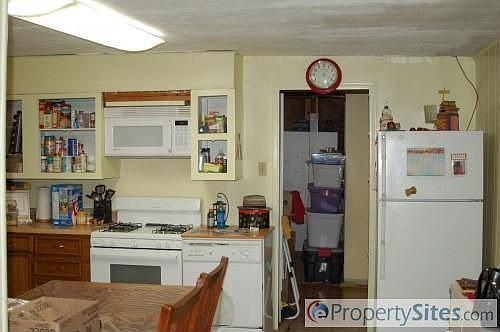 2nd image of 930 W Hutchins Pl