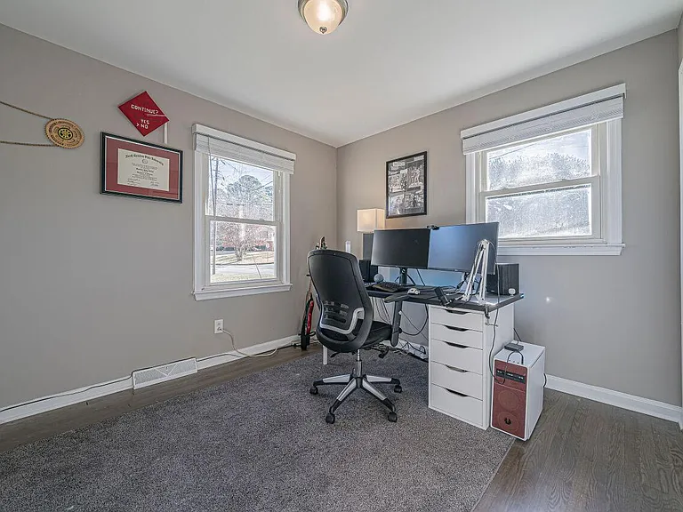 3322 Bell Dr — Photo 24