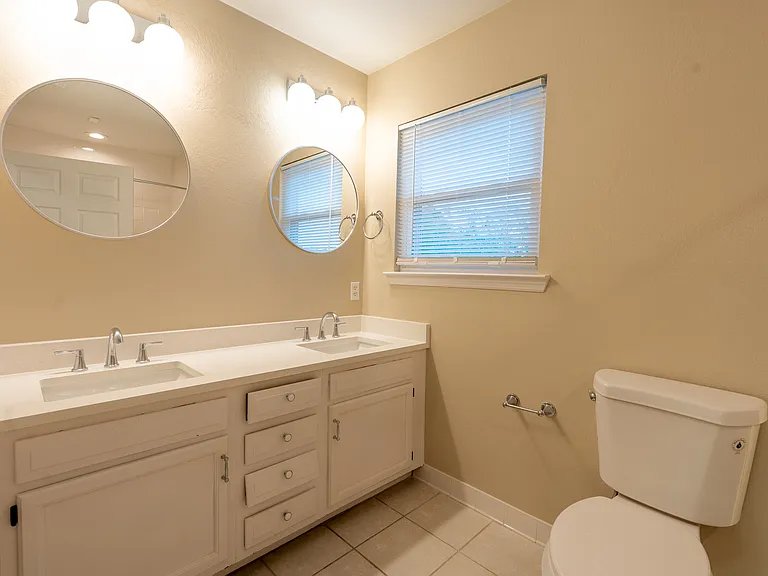 909 Miller Ave #B — Photo 21