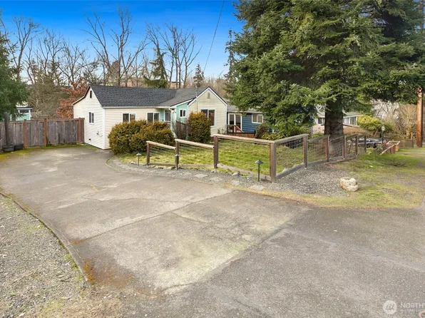 10405 8th Avenue NE, Seattle, WA 98125