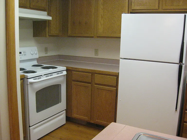 245 SW Higgins Ave — Photo 10