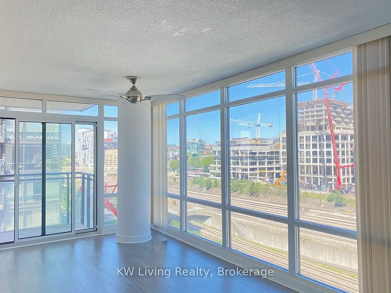 4K Spadina Ave #702 — Photo 5