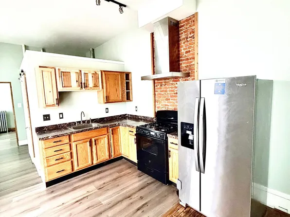 205 E King St APT 1, Lancaster, PA 17602